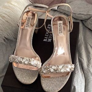 Badgley Mischka  Soft Gold Tanessa Block Low Heel Sandal Size 9.5